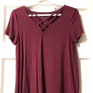 Bergundy American eagle t-shirt